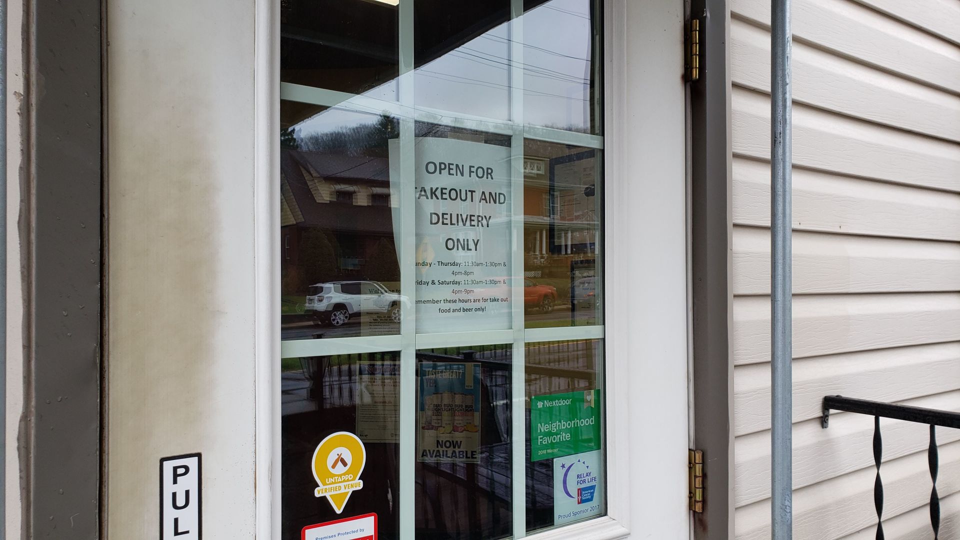 Klinger's on Carsonia front door during coronavirus crisis